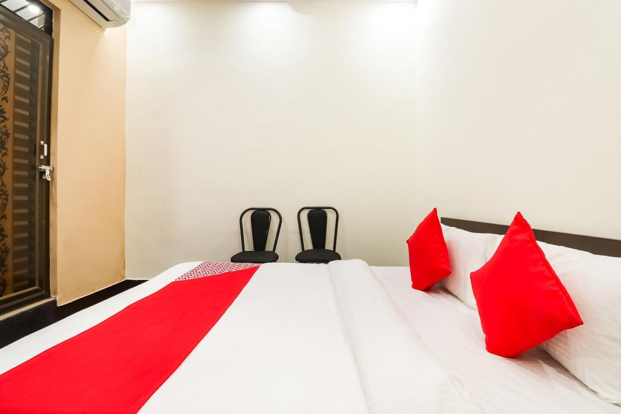 Oyo Hotel Pacifica Near Phoenix United Лакнау Екстериор снимка