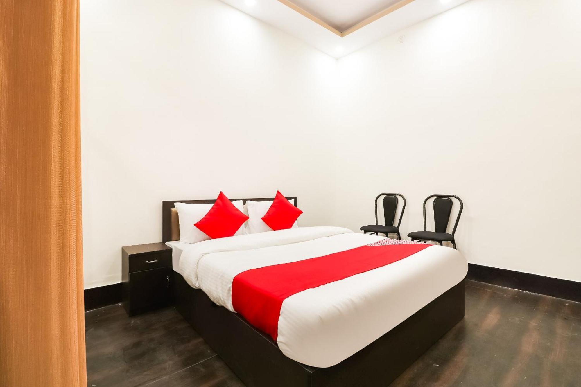 Oyo Hotel Pacifica Near Phoenix United Лакнау Екстериор снимка