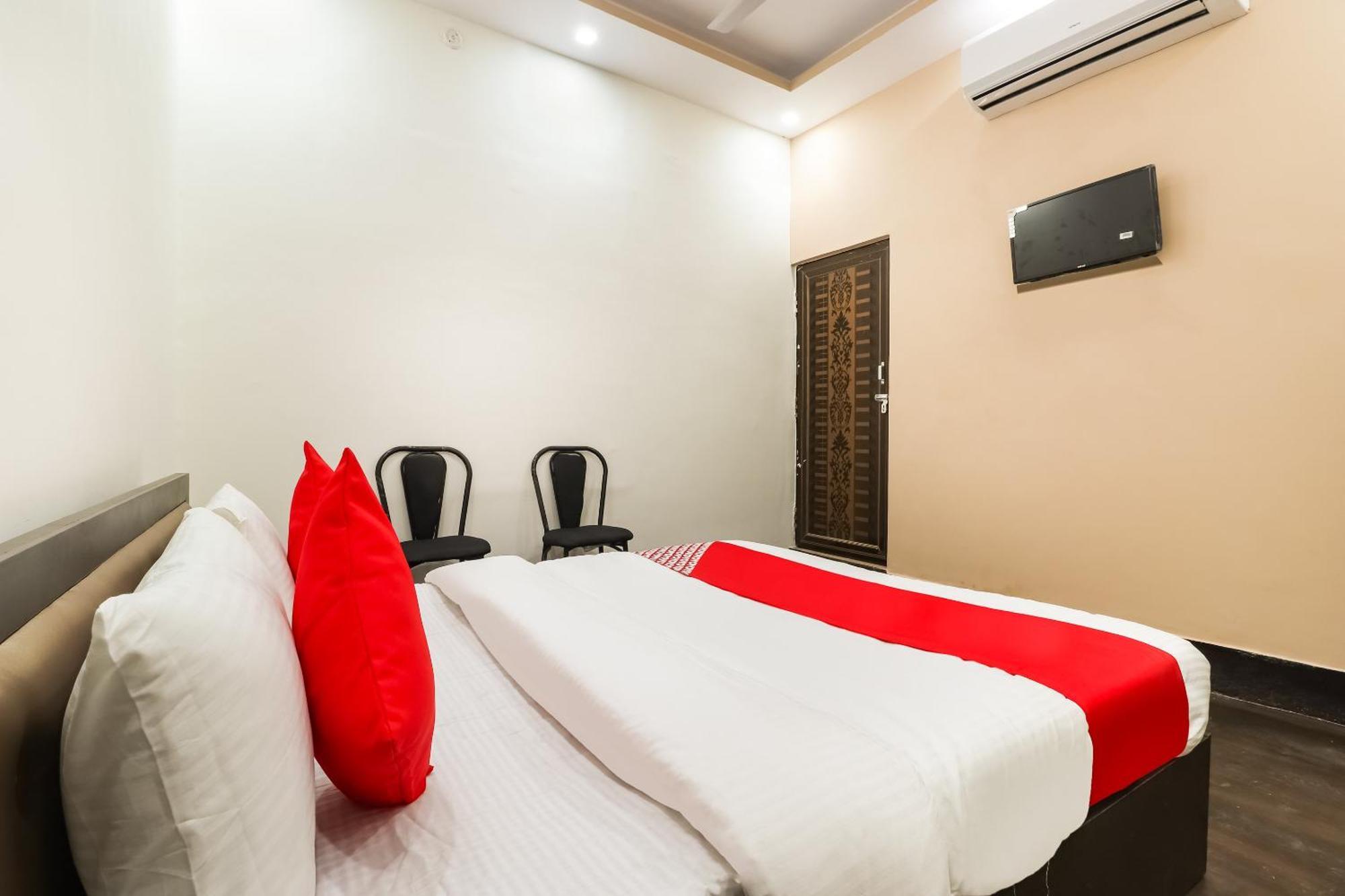 Oyo Hotel Pacifica Near Phoenix United Лакнау Екстериор снимка