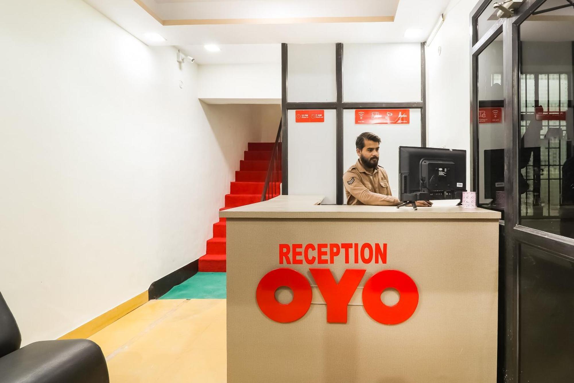 Oyo Hotel Pacifica Near Phoenix United Лакнау Екстериор снимка