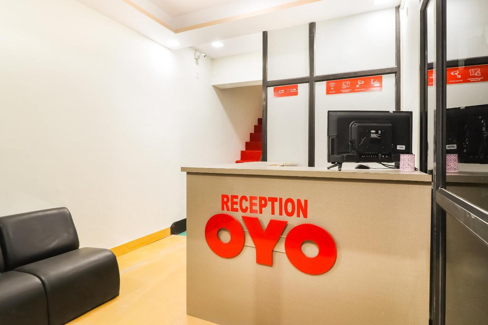 Oyo Hotel Pacifica Near Phoenix United Лакнау Екстериор снимка